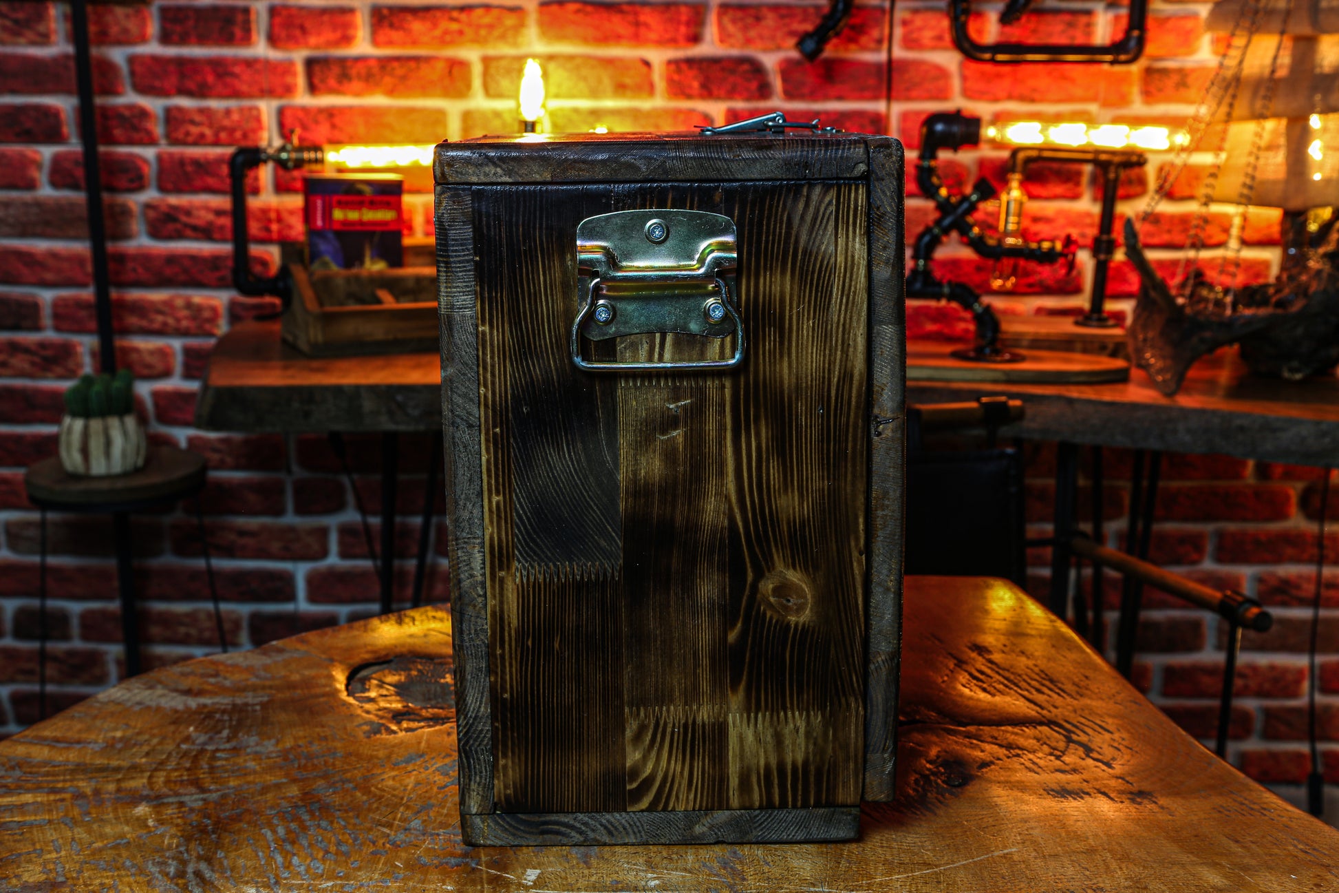 Rustic Whiskey Box - 4 Bottle and Glass Slot - RusticDesignTR Barware - RusticDesignTR